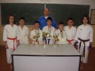 Sensei Marius Cojocaru si karateka de la Kazumi Panciu