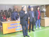 Ion Viorel si inspectorul de educatie fizica si sport Dan Grigoras au deschis competitia...