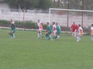 Fostii jucatori Stan si Gurguiatu  de la Juventus Focsani asigura cu brio centrul apararii pancene...