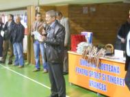 Dan Grigoras, inspector de educatie fizica si sport de Vrancea, felicita finalistele...