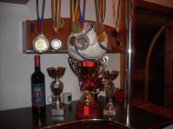 Vitrina cu trofeee a Fan Clubului Steaua Marasesti...