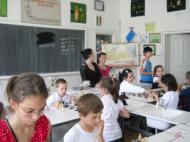 Sala ce clasa, tabla si tabla de sah...