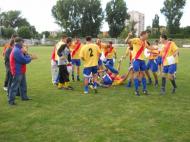 Bucuria celei mai bune echipe de fotbal din Vrancea din 2011 pe gazonul Catedralei Fotbalului Vrancean...