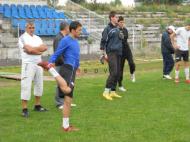 Adrian Toma, proaspat licentiat UEFA B, conduce primul antrenament din sezonul 2011 - 2012...