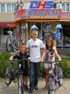 Cosmin Popescu, reprezentantul DHS Vrancea va invita la biclete pentru toate varstele...hai la biciclit...