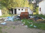 Toaletele nefunctionale si munti de gunoaie...Bine ati venit la stadionul din Focsani...