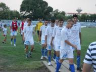 Copii Focsaniului fericiti... inceputul curateniei stadionului este cu noroc... vrem finalul curateniei... nu uitati de toalete...