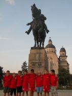 Si noi vrancenii suntem romani...langa statuia lui Avram Iancu...