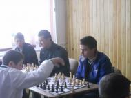 Dragos Labunt(primuo din dreapta), sportiv descoperit si format de CFT Juventus Focsani, elev al Liceului Pedagogic Spiru Haret, este un mare iubitor de sah...