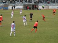 Tablou de noiembrie pe Milcovul: doua echipe de liga I, arbitrul Samoila, Dorinel pe banca tehnica si Titi Rusu, supervizor...