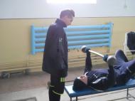 Exercitiile de forta se pot face si la lopata, pentru a demonstra domnului primar ca si sportivii pot ajuta in aceste momente grele...