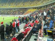 Tribuna I super eleganta si alb-rosie...