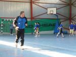 Profesorul Catalin Danciu, arbitrul de sacrificiu al competitiilor de handbal scolare, la datorie...