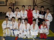 Sensei Daniel Fusaru si campionii sai...