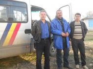 Trei impatimiti ai fotbalului, George Petrescu, viceprimarul Vasile Bostanaru de la Golesti si Costel Vladoiu, spionul de la Soimii Mircesti...