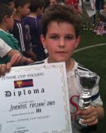 Capitanul grupei 2003 a CFT Juventus Focsani, Teo si trofeele sale...