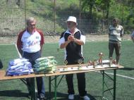 Festivitatea de premiere, facuta de Dumitru Nagat, ajutat de profesorul Ion Grigoriu...in dreapta spate, fostul prefect de Vrancea, Ionut Constantinescu...
