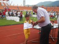 Cristi Dima, capitanul CSM -ului primeste diploma cu locul II...
