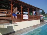 Muzica, dans, distractie si o apa super...reteta de racorire de la Piscina Cazino Golesti...