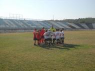 Arbitrul anunta regulamentul...