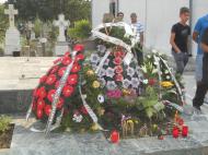 Liviu Macovei si Max Paraschiv la mormantul lui Florin Jelea...