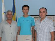 Vlad Dulcescu premiat de directorul DJST Vrancea, Dani Gongu...