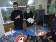 Doamna Danciu, flancata de domnii Grigore si Gurguiatu, gata sa inmaneze diplomele campionilor ...