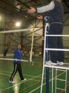 Antrenorul bacauan a intrat cu tupeu si in teren sa se certe cu arbitrii...dar a uitat sa spuna ca echipa lui serveste din mana...