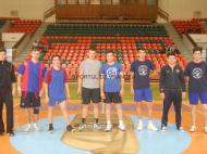 Arbitrii meciului, elevii Danut Ticau si Valentin Mocanu de la LPS Focsani ...