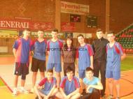 Profesoara Ioana Paizan si echipa sa de handbal ...