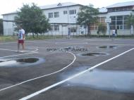 Daca mergi la un baschet la singurul teren din judet, afli daca a plouat ieri in Focsani ...
