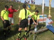Brigada de arbitri din Bacau de la meciul de azi de la Golesti a arbitrat foarte bine si a fost felicitata si de arbitrul din Vrancea Mihai Gica ...