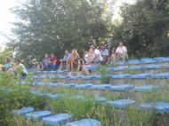 Parintii din Braila au stat in tribuna la umbra in conditii pe care nu le mai comentam ...