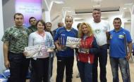 Dani Gongu alaturi de Otilia Badescu si echipa de baza a ECOPESCAR 2013 de la Sulina ...
