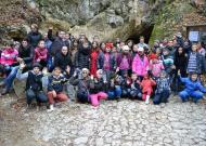 Grupul coordonat de domnul profesor doctor Nicolae Damian al scolii din Pufesti a intrat in frumoasa pestera Valea Cetatii ...