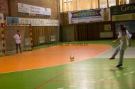 Si totusi, e fotbal in rochite ...