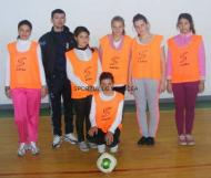Balcan Gheorghe si echipa de fotbal feminin de la Ruginesti ...