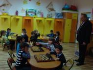 Anton Soare este si educator de sah ...