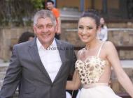 Profesorul Viorel Paizan si Madalina Mocanu, capitanul echipei de volei fete, locul VII pe tara la ONSS ...