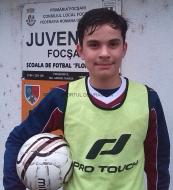 Mustata Sebastian Mariano joaca la Juventus, in ciuda faptului ca tatal sau, Marin, tine cu Milan ... viitorul carierei sale va decide ... 