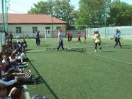 Finala la volei s-a jucat intre Scoala Gimnaziala Golesti si Colegiul Economic Focsani, castigata de Scoala Golesti ...