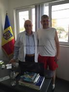 Am preluat salutarile si urarile de sanatate pentru dumneavoastra de la doctorul Pompiliu Popescu. Cu respect, maestre. SDV