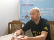 LA MULTI ANI CU SANATATE DE LA SDV...meritam prima felie de tort pentru ca am zis primii La multi ani ! ...fie ea si miercuri...
