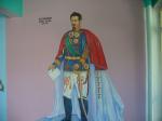 Pe peretii interiori ai scolii se afla si o pictura care are o mare legatura cu Focsaniul, persoana domnitorului Alexandru Ioan Cuza ( opera profesorului Cornel Popa)