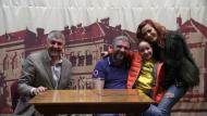 ZAMBETE OFERITE LA SDV TV DE VP SI ECHIPA VV, ADICA VLAD, LUCA SI ALEXANDRA...SI APROPO, LA MULTI ANI ALEXANDRA DE LA SDV ...
