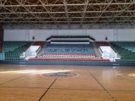 Sala Polivalenta din Vaslui nu are masa presei si arata mai bine. Noi, presa sportiva din Vrancea o donam galeriei sportului de Vrancea ... am zis ! ...