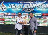 VALENTIN MANOLESCU (stanga ) AUTOVIP FOCSANI si CRISTI VASILE LIGA DE MINIFOTBAL MERG MAI DEPARTE PENTRU MINIFOTBALUL DIN VRANCEA PENTRU ROMANIA ...
