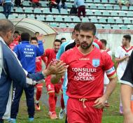 Dorinel Popa a fost capitanul ideal care l-a inlocuit pe Emilian Chivu, accidentat ...