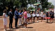 Primarul Focsaniului Cristi Misaila il felicita pe organizatorul Razvan Bucuroiu, fiul regretatului antrenor de tenis, George Bucuroiu ...