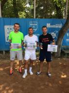 Podiumul turneului 2017 completat de arbitrul Ionut Paraschiv (dreapta) ...